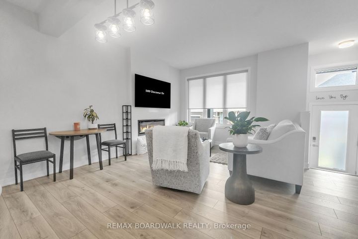 Photo 2 at 189 Beebalm Crescent, Nepean (Half Moon Bay), Ottawa