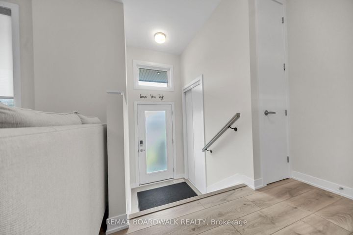 Photo 7 at 189 Beebalm Crescent, Nepean (Half Moon Bay), Ottawa