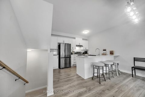 Photo 3 at 189 Beebalm Crescent, Nepean (Half Moon Bay), Ottawa