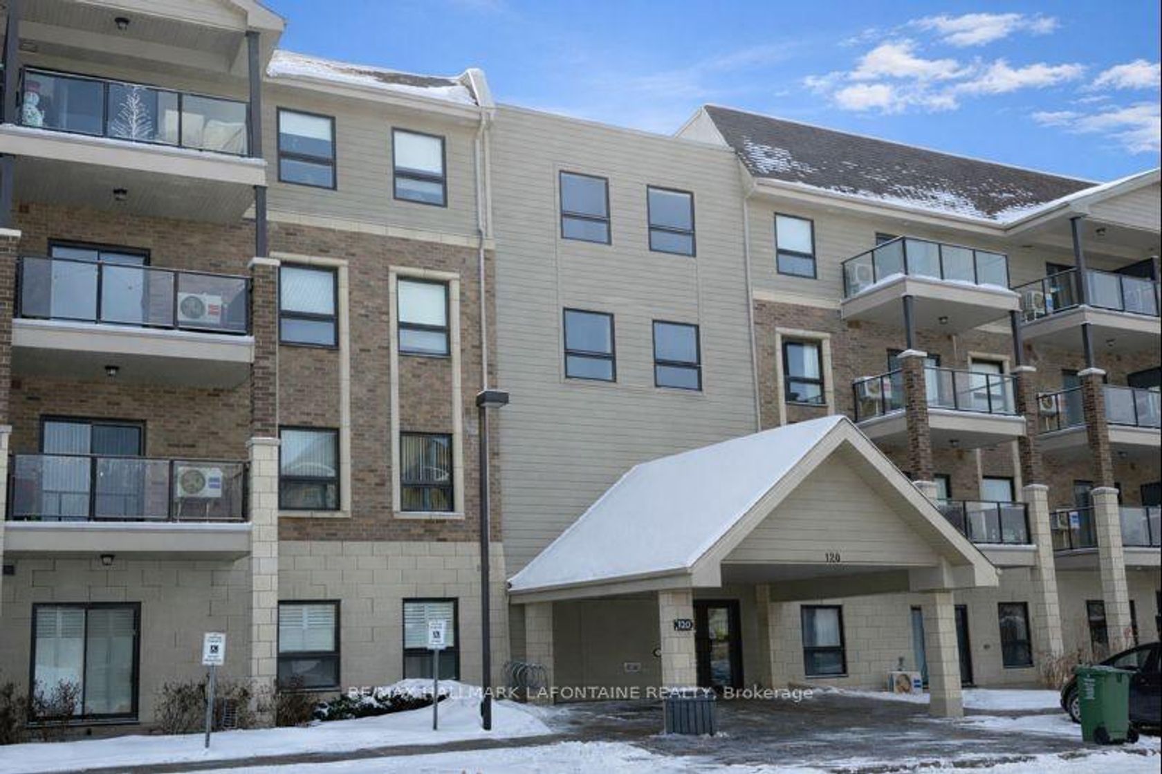 114 - 120 Prestige Circle, Chatelaine Village, Orleans 2