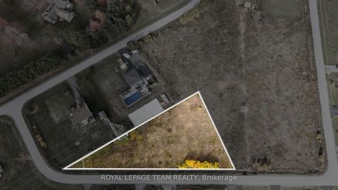 Photo 1 at 77 Learmonth Avenue, Fitzroy, Carp