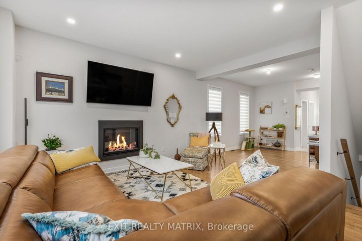 Photo 11 at 233 Conservancy Drive, Nepean (Heritage Park), Ottawa