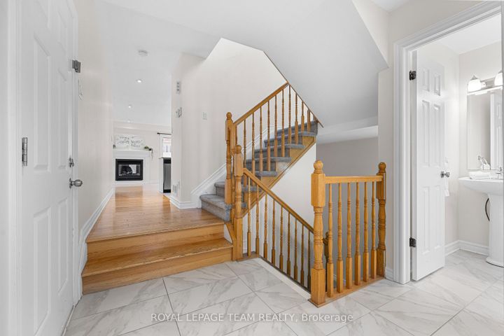 Photo 6 at 687 Paul Metivier Drive, Nepean (Hearts Desire), Ottawa
