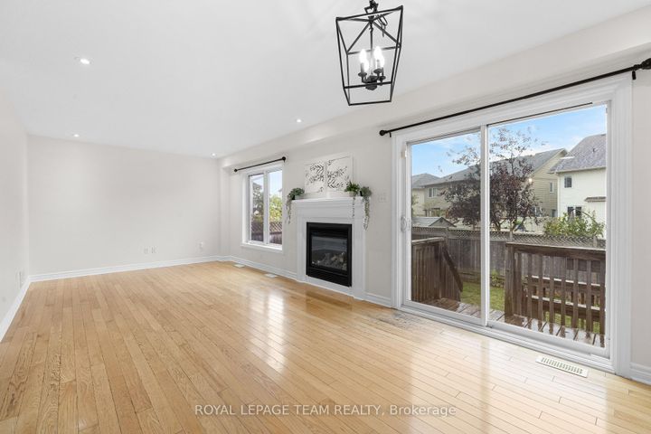 Photo 13 at 687 Paul Metivier Drive, Nepean (Hearts Desire), Ottawa