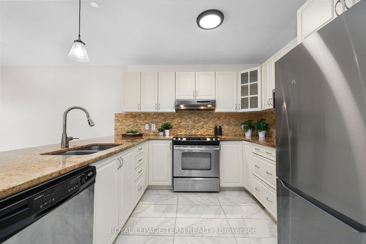 Photo 14 at 687 Paul Metivier Drive, Nepean (Hearts Desire), Ottawa