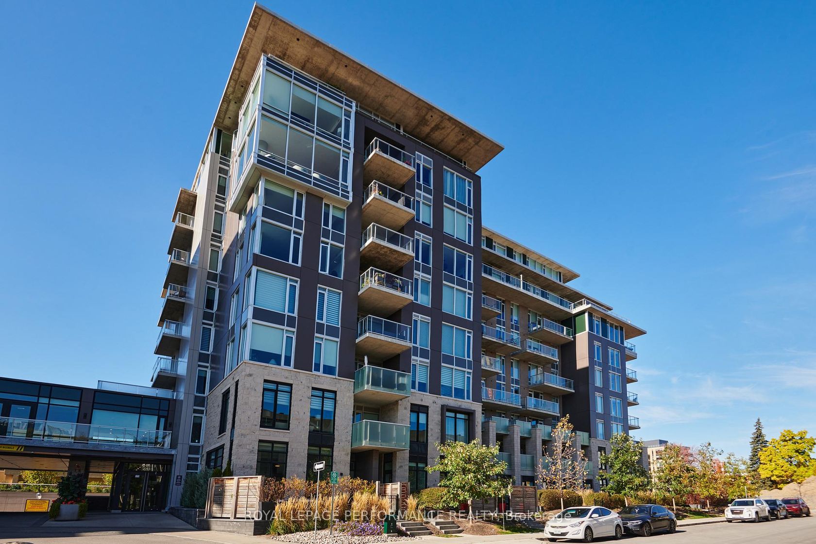 Photo of 301 - 570 De Mazenod Avenue, Glebe, Ottawa