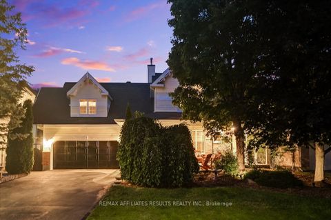 Photo 2 at 35 Crantham Crescent, Stittsville (Central), Stittsville