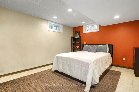 Photo 36 at 35 Crantham Crescent, Stittsville (Central), Stittsville