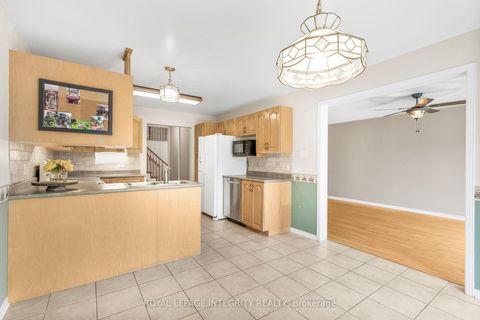 Photo 8 at 1659 Toulouse Crescent, Orleans/Sunridge, Orleans