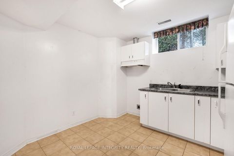 Photo 24 at 1659 Toulouse Crescent, Orleans/Sunridge, Orleans