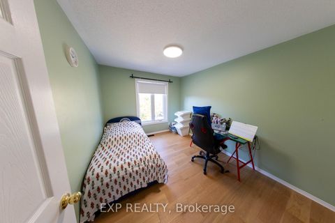 Photo 12 at 54 Sheppard's Glen Avenue, Emerald Meadows/Trailwest, Kanata