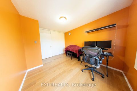 Photo 16 at 54 Sheppard's Glen Avenue, Emerald Meadows/Trailwest, Kanata