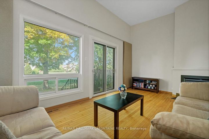 Photo 7 at 28 - 2 Bertona Street, Nepean (Manordale), Ottawa