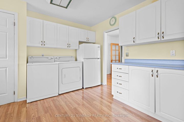 Photo 14 at 20 Parkside Crescent, Nepean (Meadowlands/Crestview), Ottawa