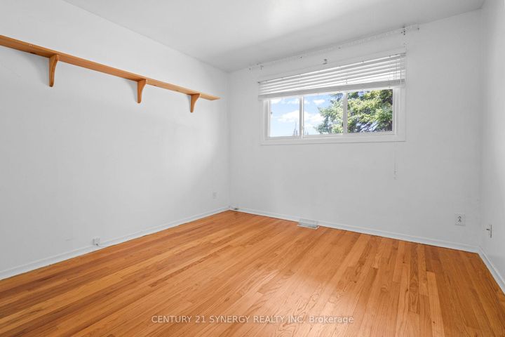 Photo 18 at 20 Parkside Crescent, Nepean (Meadowlands/Crestview), Ottawa