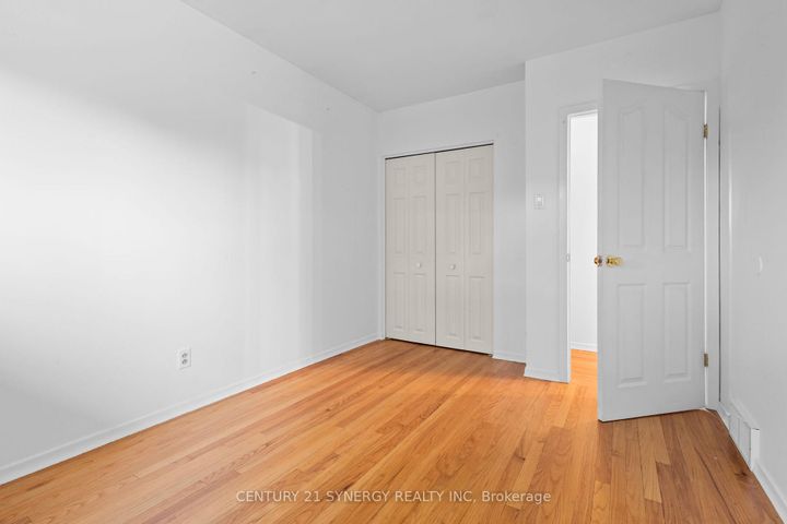 Photo 19 at 20 Parkside Crescent, Nepean (Meadowlands/Crestview), Ottawa