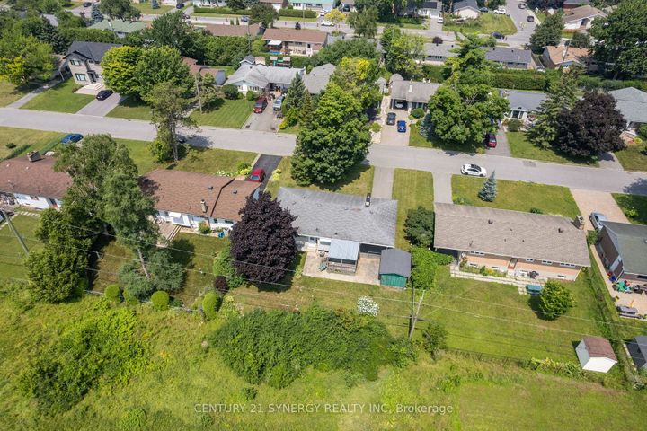 Photo 34 at 20 Parkside Crescent, Nepean (Meadowlands/Crestview), Ottawa