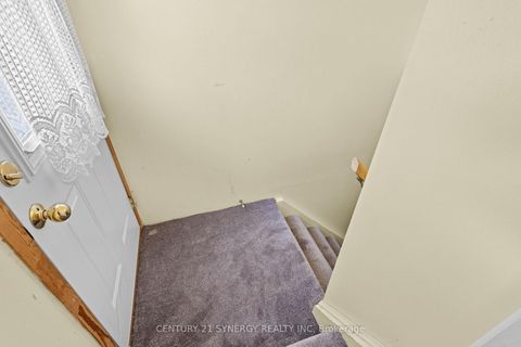 Photo 22 at 20 Parkside Crescent, Nepean (Meadowlands/Crestview), Ottawa