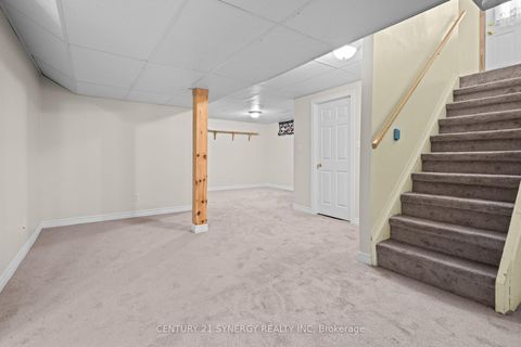Photo 24 at 20 Parkside Crescent, Nepean (Meadowlands/Crestview), Ottawa