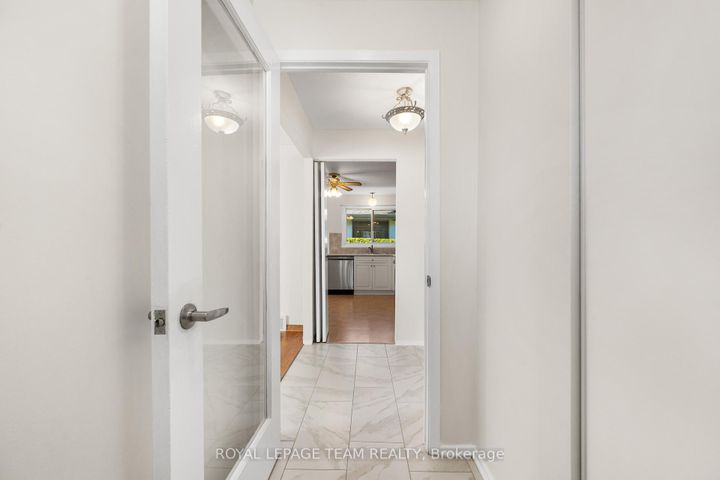 Photo 2 at 47 KIDGROVE Gardens, Nepean (Tanglewood), Ottawa