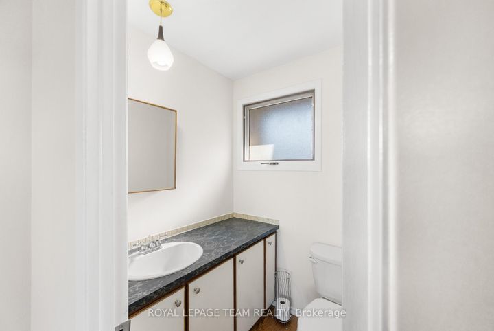 Photo 18 at 47 KIDGROVE Gardens, Nepean (Tanglewood), Ottawa