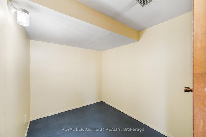 Photo 21 at 47 KIDGROVE Gardens, Nepean (Tanglewood), Ottawa