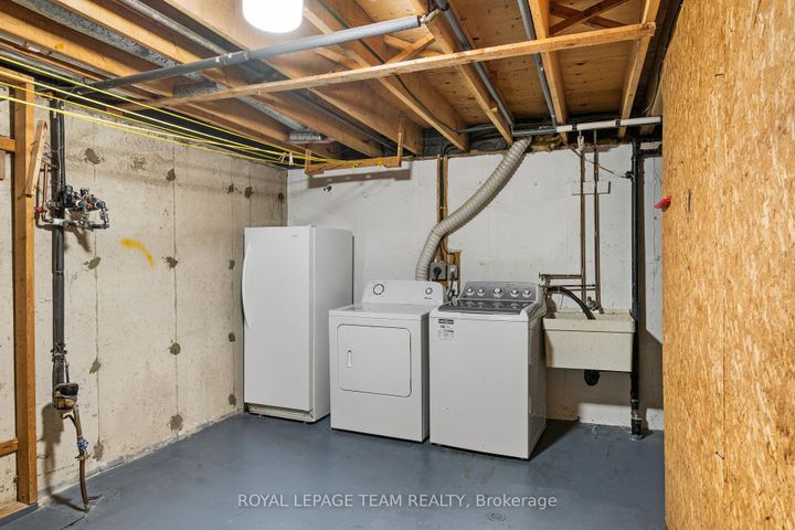 Photo 28 at 47 KIDGROVE Gardens, Nepean (Tanglewood), Ottawa