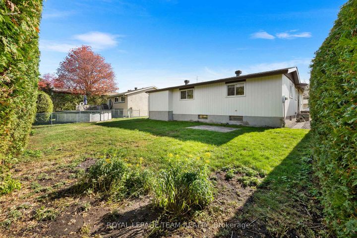 Photo 30 at 47 KIDGROVE Gardens, Nepean (Tanglewood), Ottawa