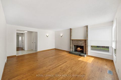 Photo 5 at 47 KIDGROVE Gardens, Nepean (Tanglewood), Ottawa