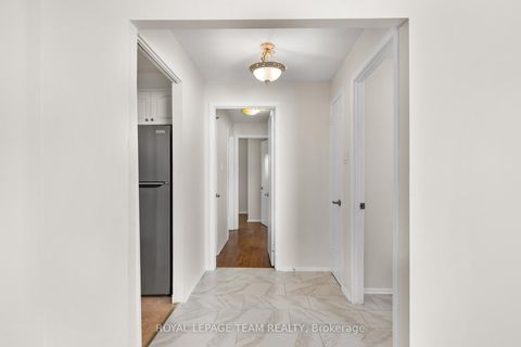 Photo 12 at 47 KIDGROVE Gardens, Nepean (Tanglewood), Ottawa