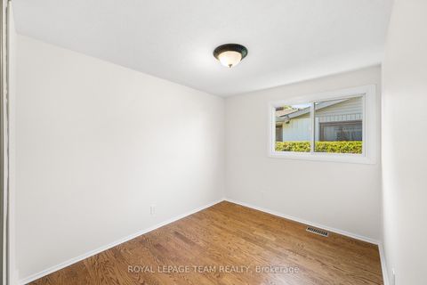 Photo 14 at 47 KIDGROVE Gardens, Nepean (Tanglewood), Ottawa