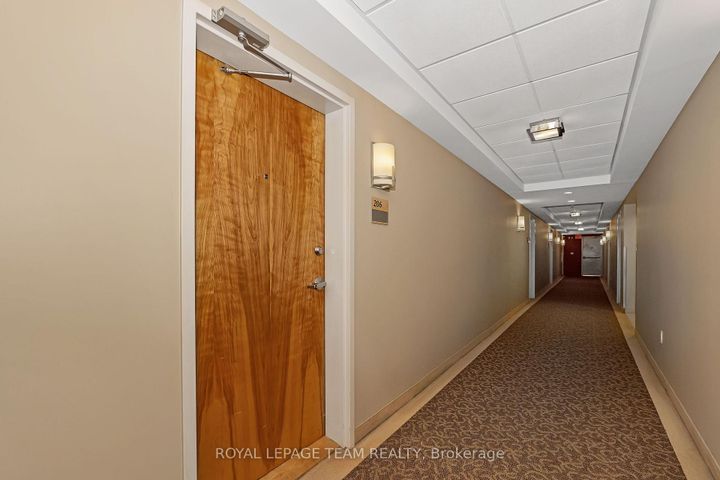 Photo 3 at 206 - 14 Norice Street, Nepean (Meadowlands/Crestview), Ottawa