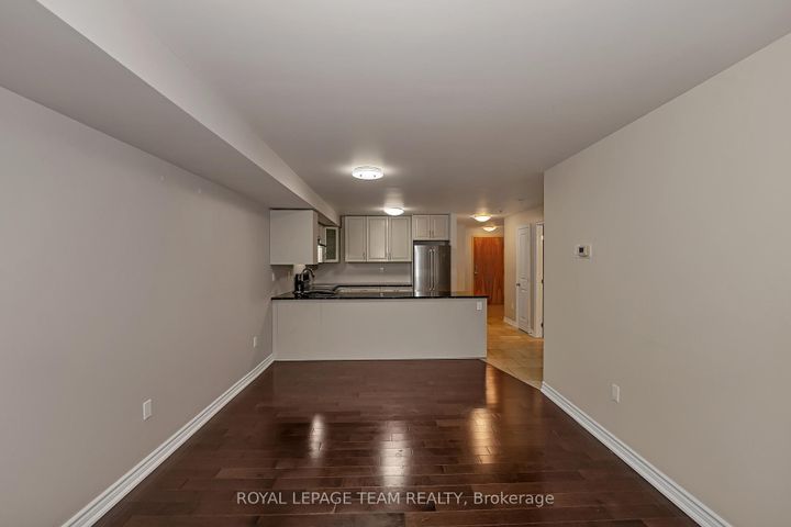 Photo 5 at 206 - 14 Norice Street, Nepean (Meadowlands/Crestview), Ottawa