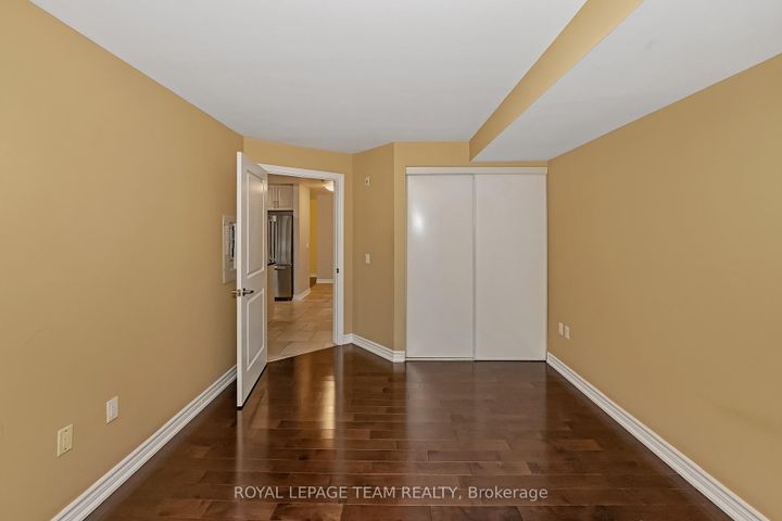 Photo 14 at 206 - 14 Norice Street, Nepean (Meadowlands/Crestview), Ottawa