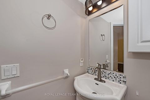 Photo 11 at 206 - 14 Norice Street, Nepean (Meadowlands/Crestview), Ottawa