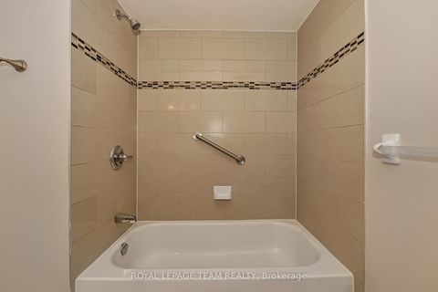 Photo 16 at 206 - 14 Norice Street, Nepean (Meadowlands/Crestview), Ottawa