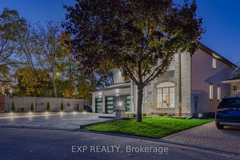 Photo 2 at 15 WELLSMERE Court, Nepean (Rideau Heights/Rideau River), Ottawa