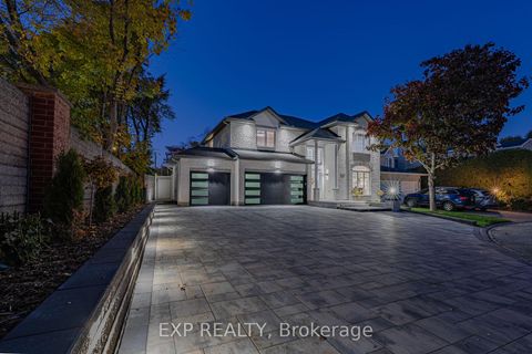 Photo 3 at 15 WELLSMERE Court, Nepean (Rideau Heights/Rideau River), Ottawa