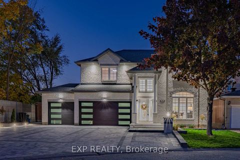 Photo 4 at 15 WELLSMERE Court, Nepean (Rideau Heights/Rideau River), Ottawa