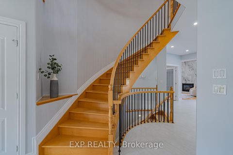 Photo 12 at 15 WELLSMERE Court, Nepean (Rideau Heights/Rideau River), Ottawa