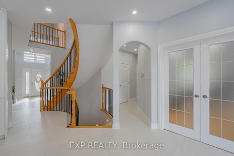 Photo 18 at 15 WELLSMERE Court, Nepean (Rideau Heights/Rideau River), Ottawa