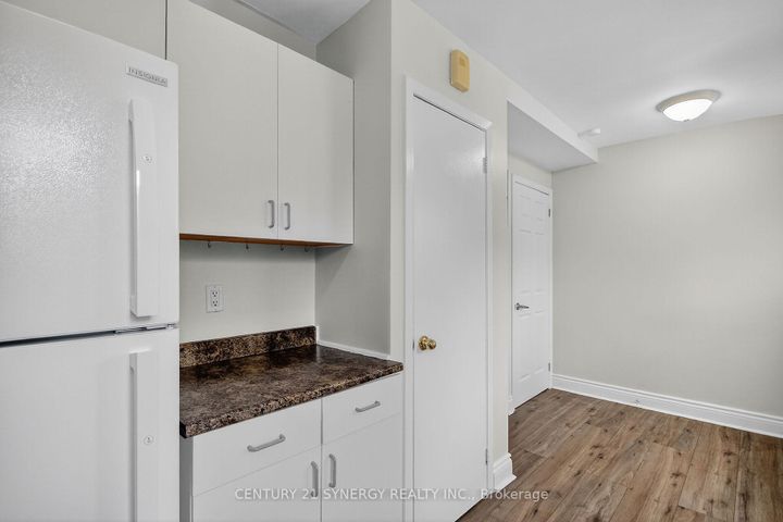 Photo 11 at 928 Meadowlands Drive, Nepean (Carleton Heights), Ottawa