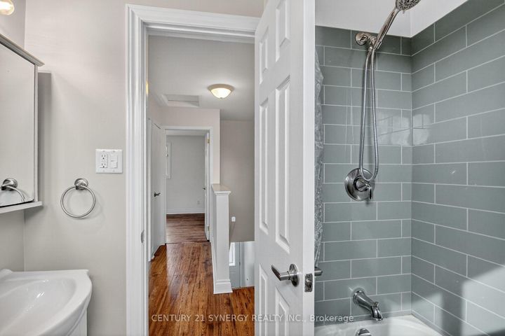 Photo 16 at 928 Meadowlands Drive, Nepean (Carleton Heights), Ottawa