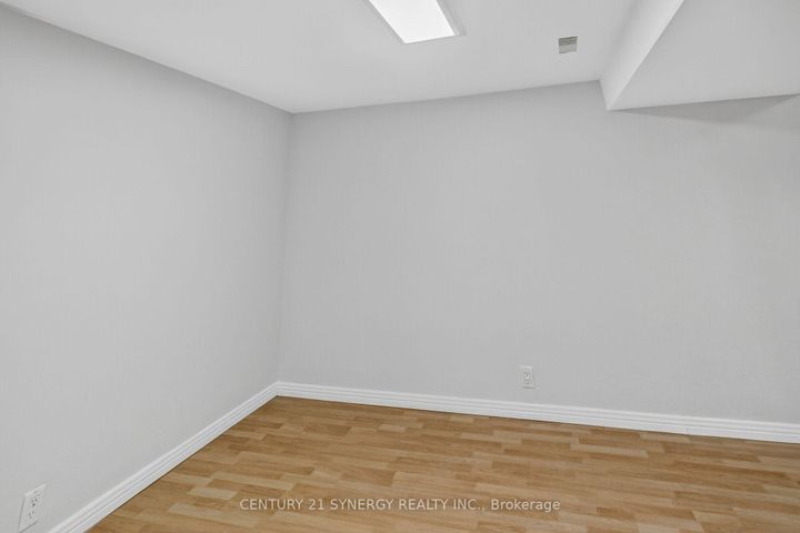 Photo 19 at 928 Meadowlands Drive, Nepean (Carleton Heights), Ottawa