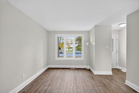 Photo 4 at 928 Meadowlands Drive, Nepean (Carleton Heights), Ottawa