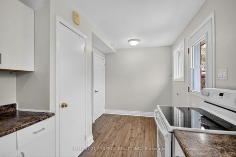 Photo 7 at 928 Meadowlands Drive, Nepean (Carleton Heights), Ottawa