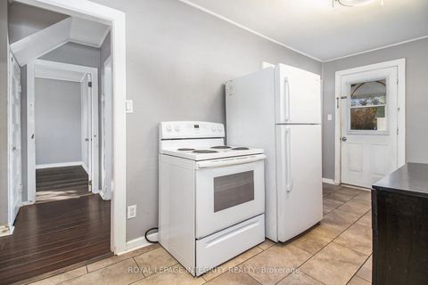 Photo 3 at 30 Churchill Crescent, SMITHS FALLS, Smiths Falls