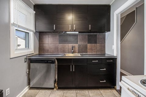 Photo 5 at 30 Churchill Crescent, SMITHS FALLS, Smiths Falls