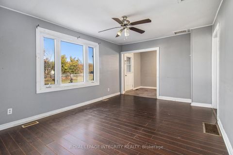 Photo 6 at 30 Churchill Crescent, SMITHS FALLS, Smiths Falls