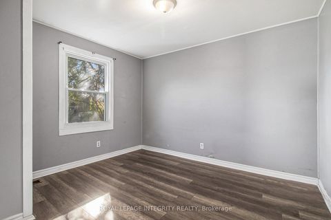 Photo 8 at 30 Churchill Crescent, SMITHS FALLS, Smiths Falls